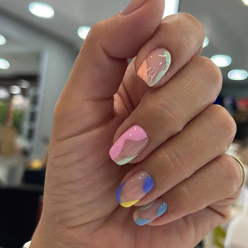 Pastel renkli modern nail art